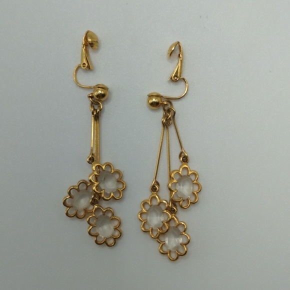 Vintage Avon Dangling Earrings - Picture 6 of 7